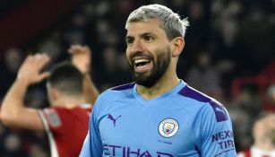 Kun Agüero durante un duelo con el Manchester City 