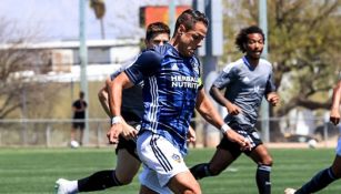 Chicharito Hernández en el duelo entre LA Galaxy y Sporting Kansas City