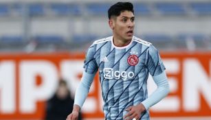 Edson Álvarez en un partido con el PSV