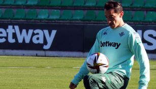 Andrés Guardado durante una sesión con Betis 