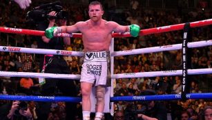 Saúl 'Canelo' Álvarez en pelea ante Callum Smith