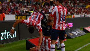 Chivas festeja gol ante Atlas