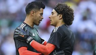 Talavera y Ochoa previo a un partido en Rusia 2018