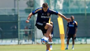 Javier Hernández durante un entrenamiento con Galaxy