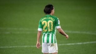 Diego Lainez durante un partido con el Betis