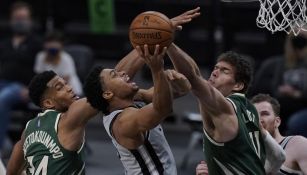 Acciones entre Spurs y Bucks