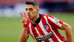 Luis Suárez festeja una anotación con el Atlético de Madrid 