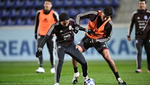 Lainez y Álvarez durante un entrenamiento con el Tri