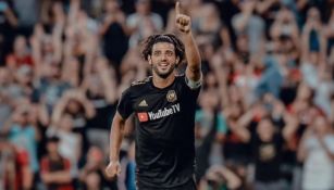 Carlos Vela durante un partido con LAFC