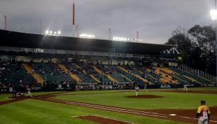 Estadio Hermanos Serdán albergando un juego de beisbol