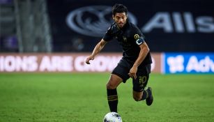 Carlos Vela durante un partido con LAFC