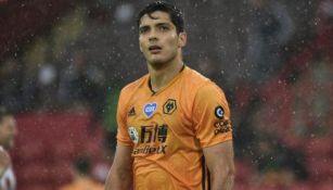 Raúl Jiménez en acción con Wolverhampton