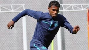 Robert Arboleda entrena con la selección de Ecuador