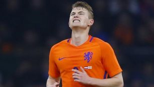 Matthijs de Ligt durante un duelo con Países Bajos 