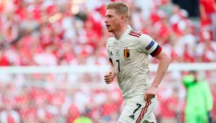 Kevin de Bruyne durante un duelo con Bélgica 