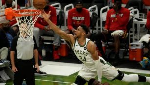 Giannis Antetokounmpo en acción con Bucks