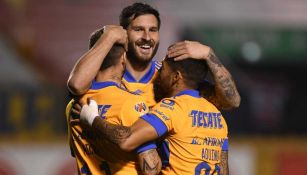 Tigres en festejo de gol