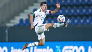 Chucky Lozano durante un partido con México