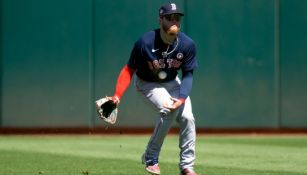 Alex Verdugo en un juego de los Red Sox