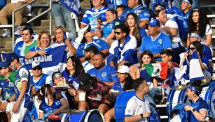 Afición de El Salvador en el Cotton Bowl