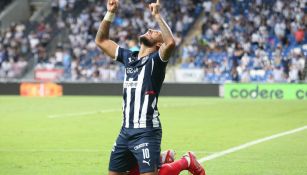 El colombiano Vergara celebrando su primer gol con Rayados 