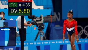 Simone Biles previo a una prueba 