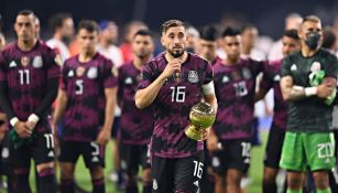 HH tras recibir su premio a mejor jugador de la Copa Oro