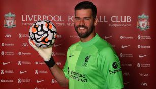 Alisson tras firmar su nuevo contrato