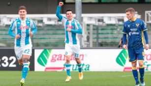 Hirving Lozano en juego ante el Hellas Verona