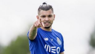 Tecatito Corona en un entrenamiento del Porto