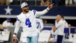 Dak Prescott durante un partido con Cowboys