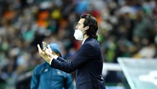 Santiago Solari durante un partido con América