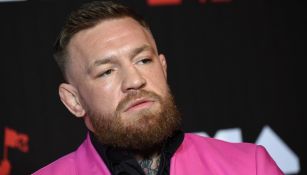 Connor McGregor posa en su paso por la alfombra roja de los MTV VMA