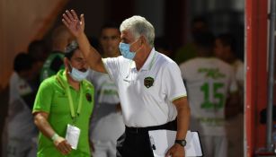 Ricardo Ferretti durante un partido con Juárez