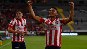 Sepúlveda festejando un gol contra las Chivas