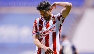 Oribe Peralta en acción con Chivas