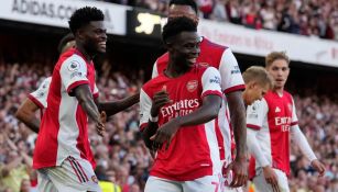 Saka celebra anotación con el Arsenal frente a los Spurs