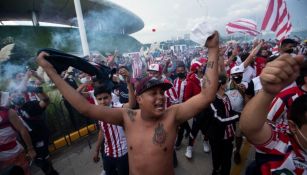 Afición de Chivas en el Akron