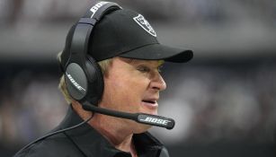 Jon Gruden en acción con los Raiders