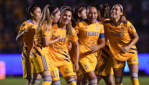 Las jugadoras de Tigres celebrando un gol