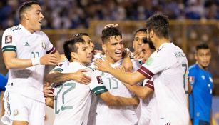 Jugadores de la Selección Mexicana celebrando un gol sobre El Salvador