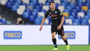 Hirving Lozano en acción con el Napoli vs Torino