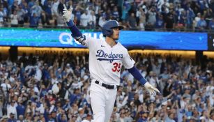 Bellinger celebra su cuadrangular ante Braves