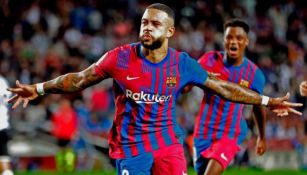 Memphis Depay en festejo con Barcelona