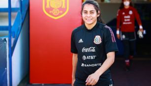 Kenti Robles en un entrenamiento con México