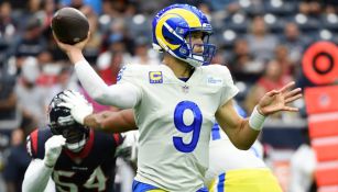 Matthew Stafford en acción con Rams