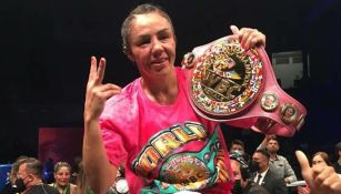 Jackie Nava venció a La Barby Juárez y se coronó campeona diamante Supergallo del CMB