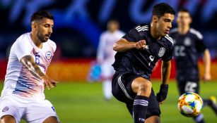 Raúl Jiménez en un partido ante Chile