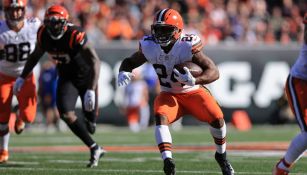 Nick Chubb en duelo los Browns