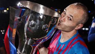 Andrés Iniesta celebra título con el Barcelona